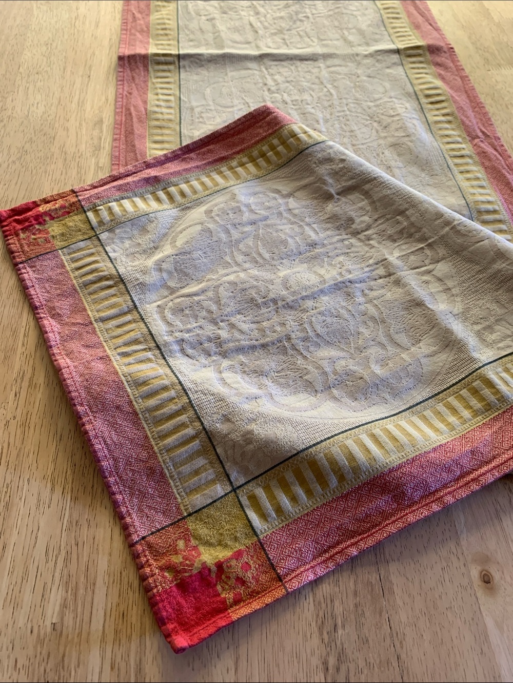 William Sonoma Fall color Decorative Cotton Table Runner Tan, Yellow & Red 108”